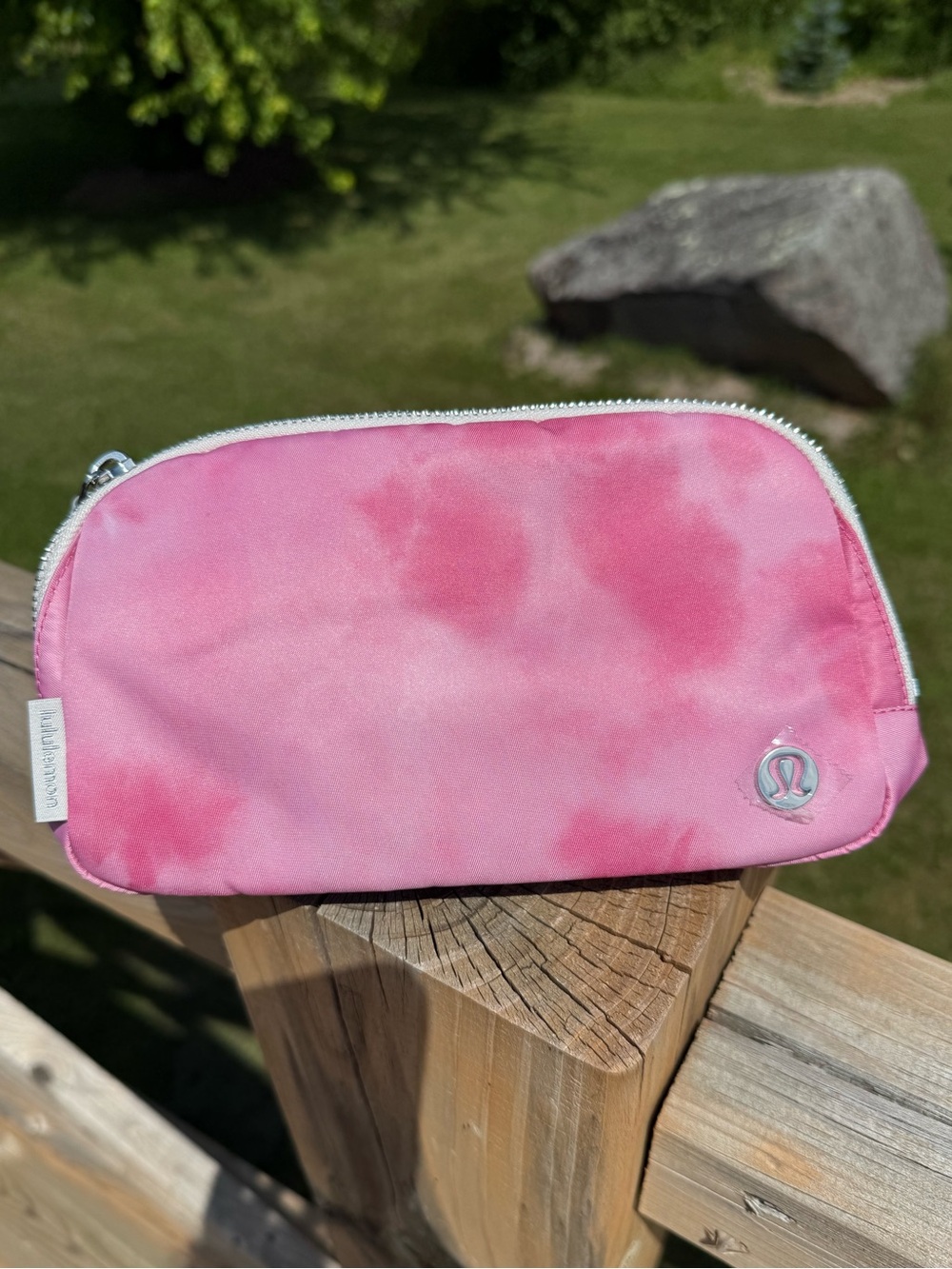 Lululemon everywhere belt bag 1L strawberry smoothie metal hardware